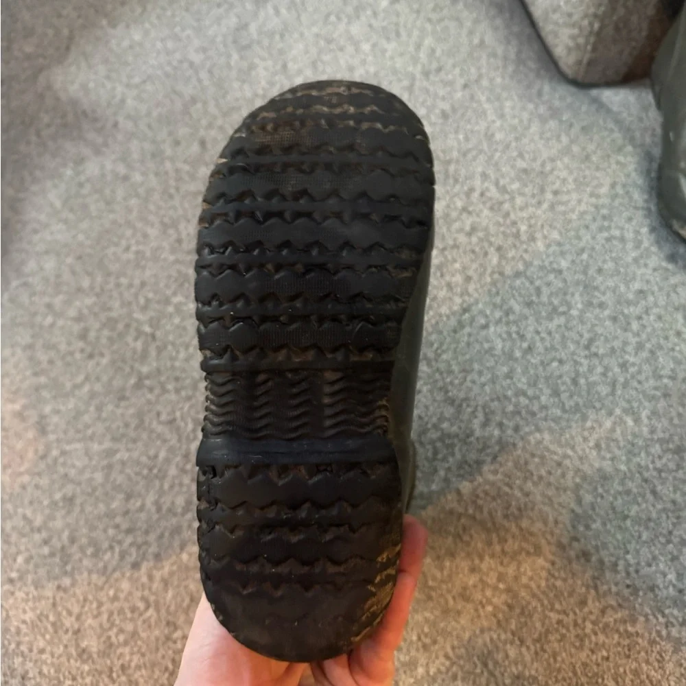 Bogs Kids Waterproof Rain Boots - Grey with Red/Black Pattern Size 4